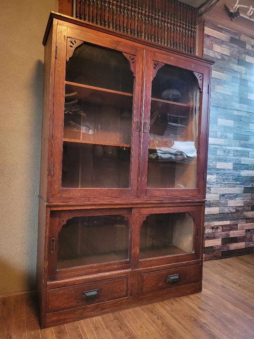 本棚　飾り棚　食器棚　収納棚　引き出し 2杯　ゆらゆらガラス　古家具