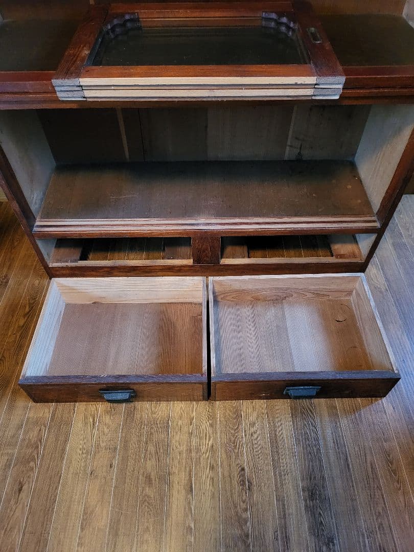 本棚　飾り棚　食器棚　収納棚　引き出し 2杯　ゆらゆらガラス　古家具