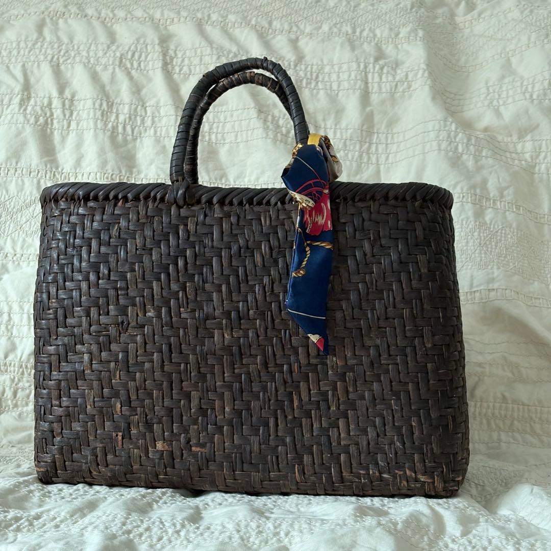 ダークブラウンかごバッグ スカーフ付き　山ぶどう手作り