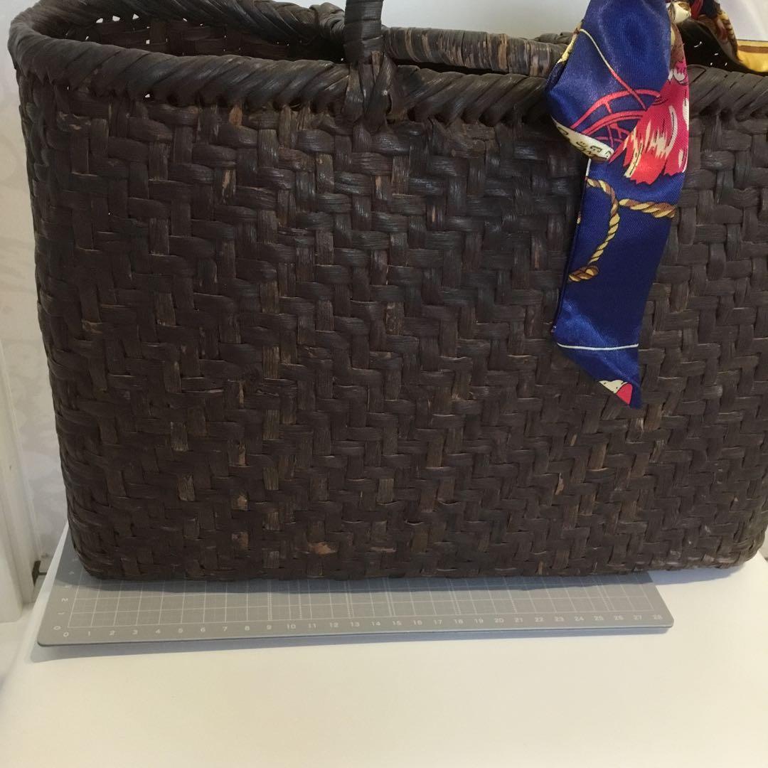 ダークブラウンかごバッグ スカーフ付き　山ぶどう手作り