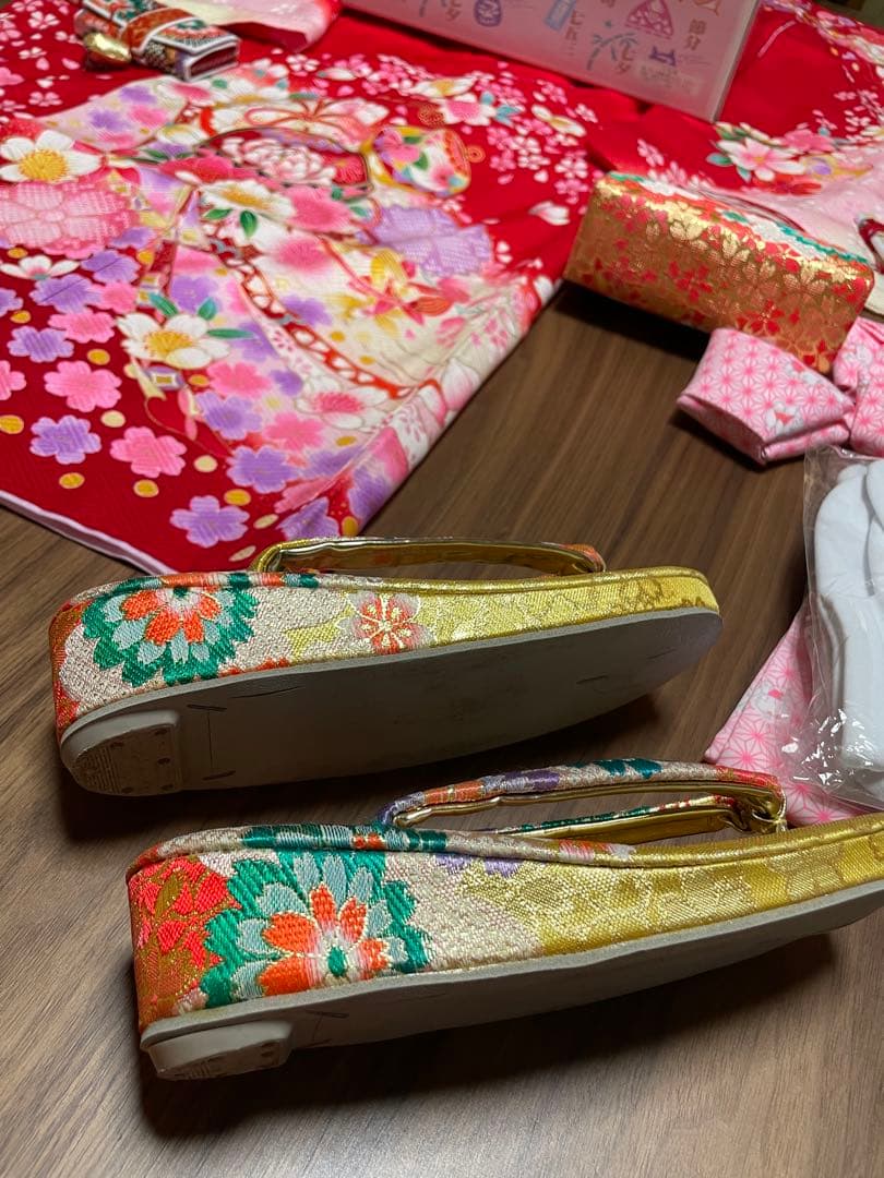 七五三 着物フルセット 6歳7歳　赤色 花柄　お参り着　女児　正絹　新品　髪飾り