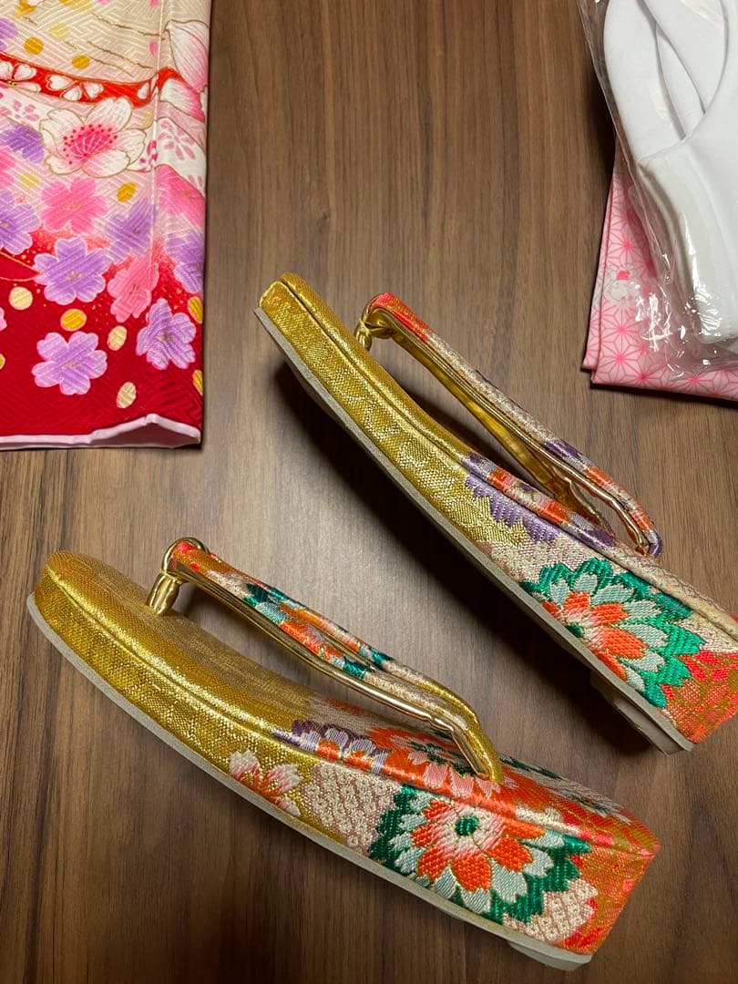 七五三 着物フルセット 6歳7歳　赤色 花柄　お参り着　女児　正絹　新品　髪飾り