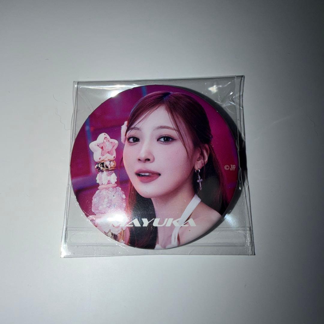 NiziU 缶バッジ マユカ - メルカリ