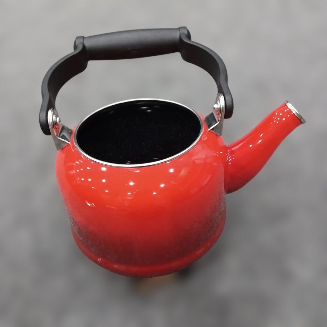 LE CREUSET ル・クルーゼ チェリーレッド ケトル やかんふ 1.1L