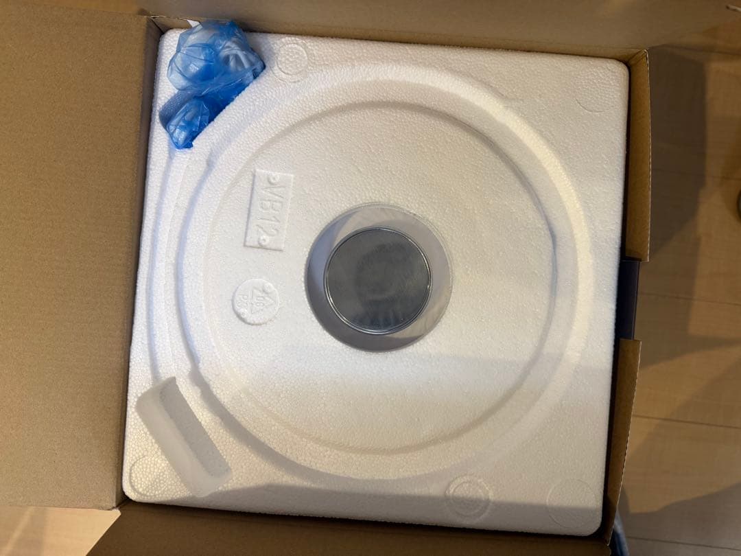 新品未使用　OoBLE オーブル 真空保存容器 ホワイト 13L