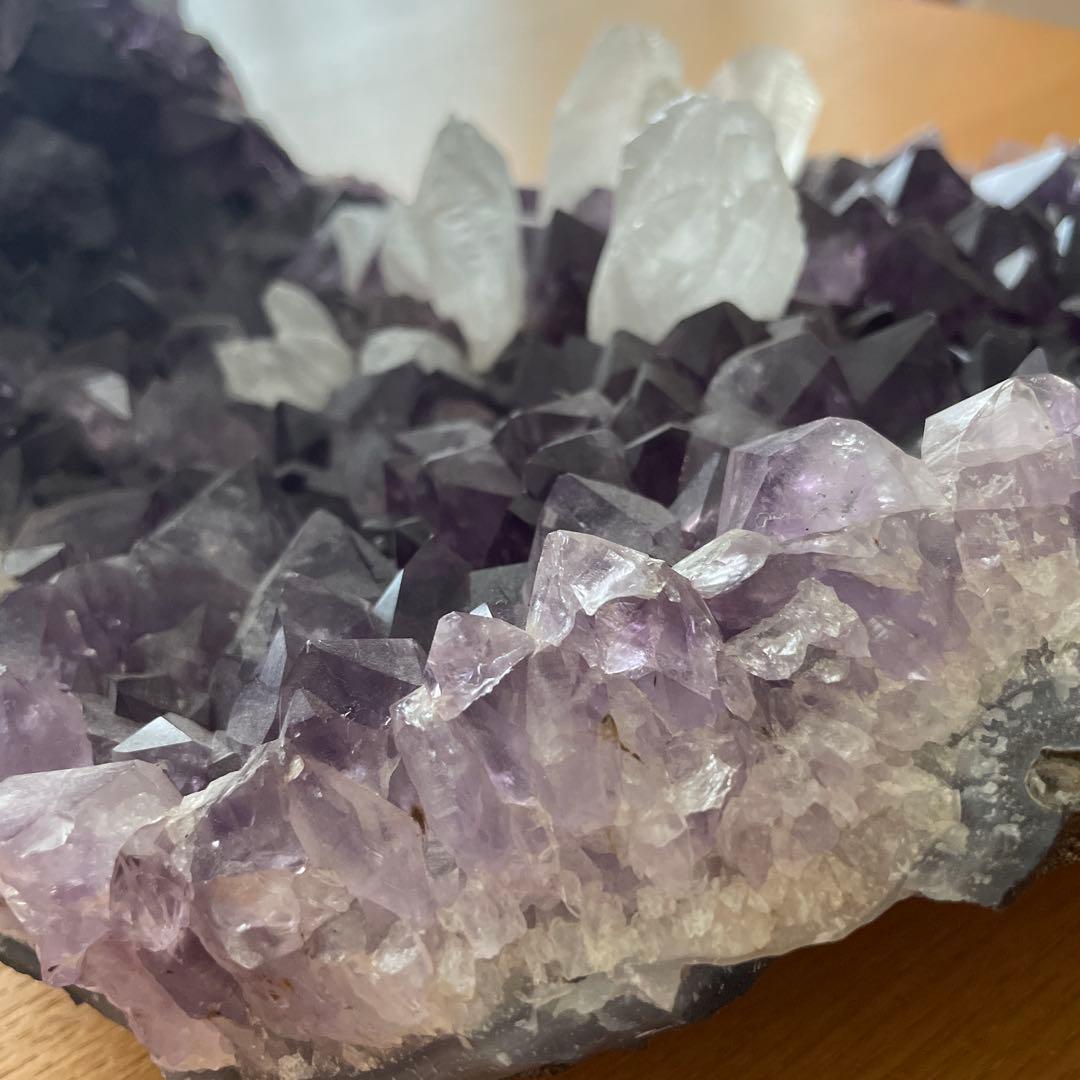 アメジストとクォーツの結晶塊