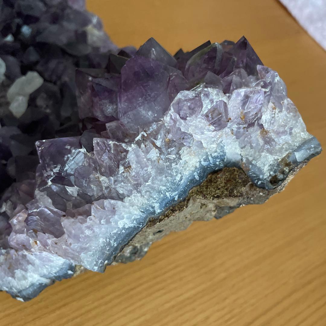 アメジストとクォーツの結晶塊