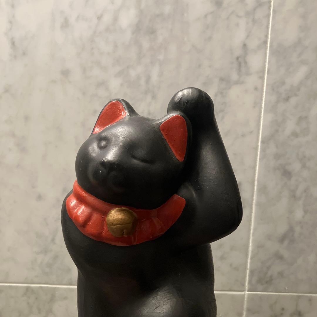 ビンテージ　ウインクをするユニークでキュートな招き猫ちゃん