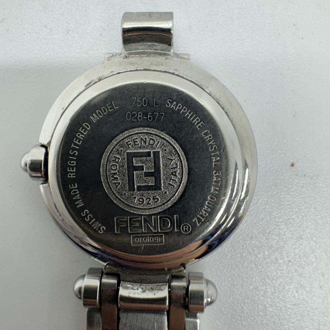 ✨FENDI✨フェンディ✨クォーツ✨ブラック文字盤✨シルバー✨腕時計✨