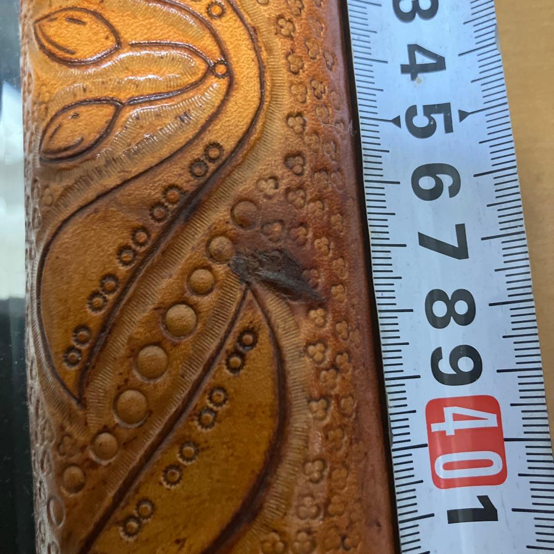 壁掛け鏡　革　カービング