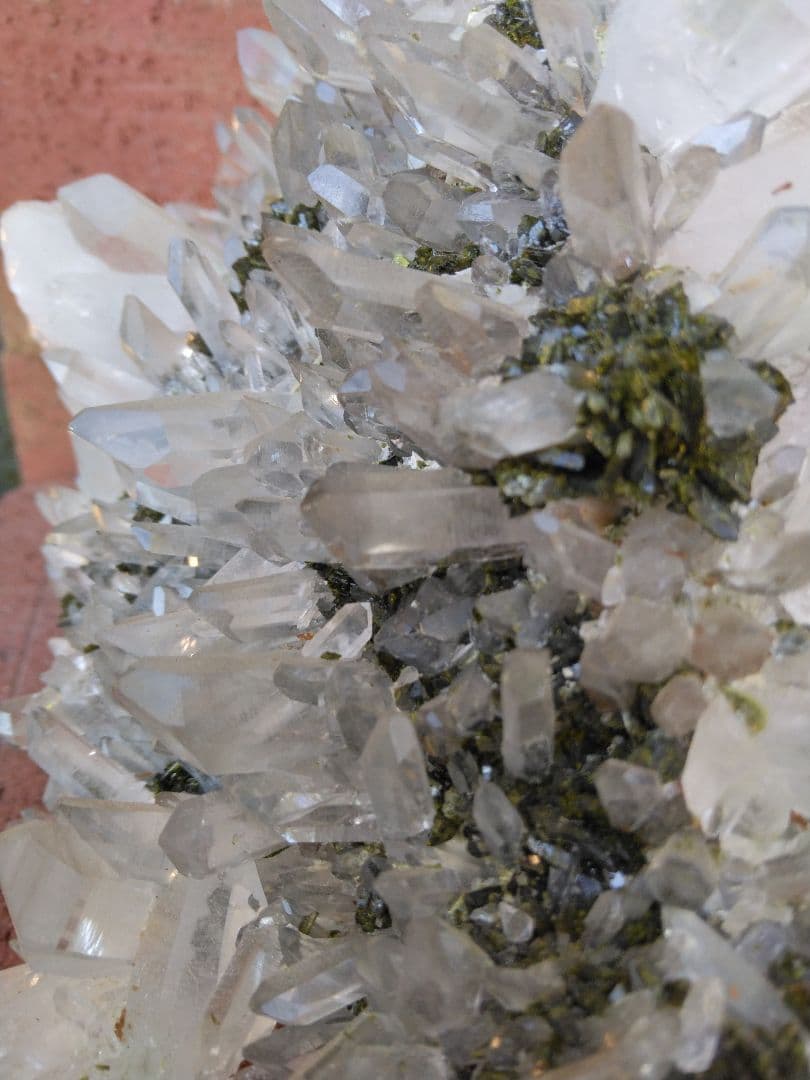 水晶 エピドート 共生クラスター　3.5kg－ｍｔ582