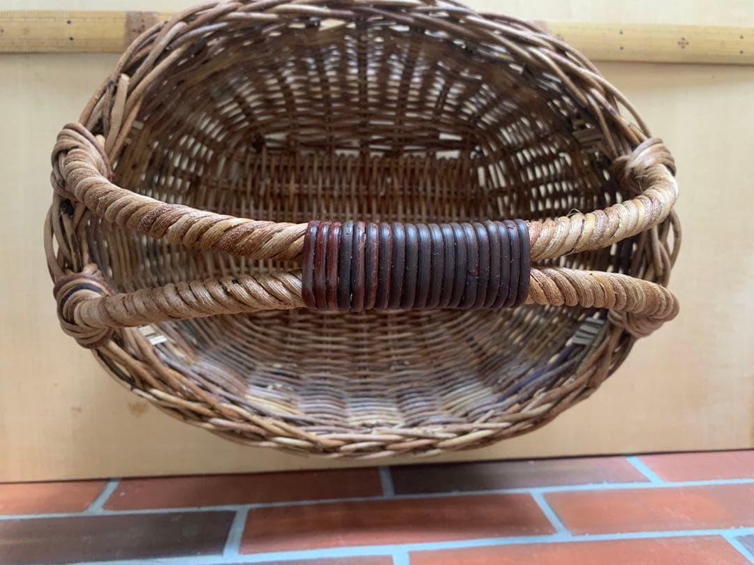 あけび  持ち手付き丸籠