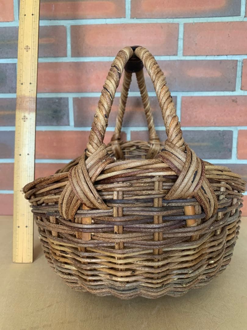 あけび  持ち手付き丸籠