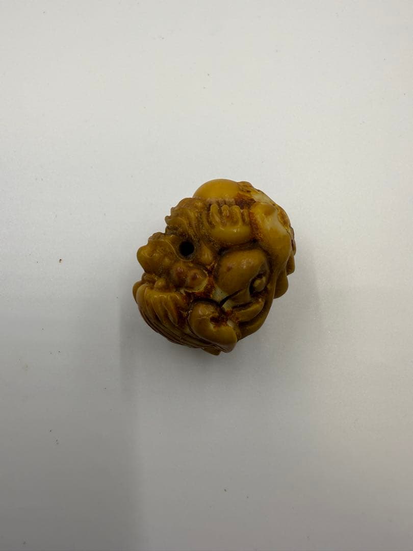 獅子の形状の彫刻オブジェ材質不明