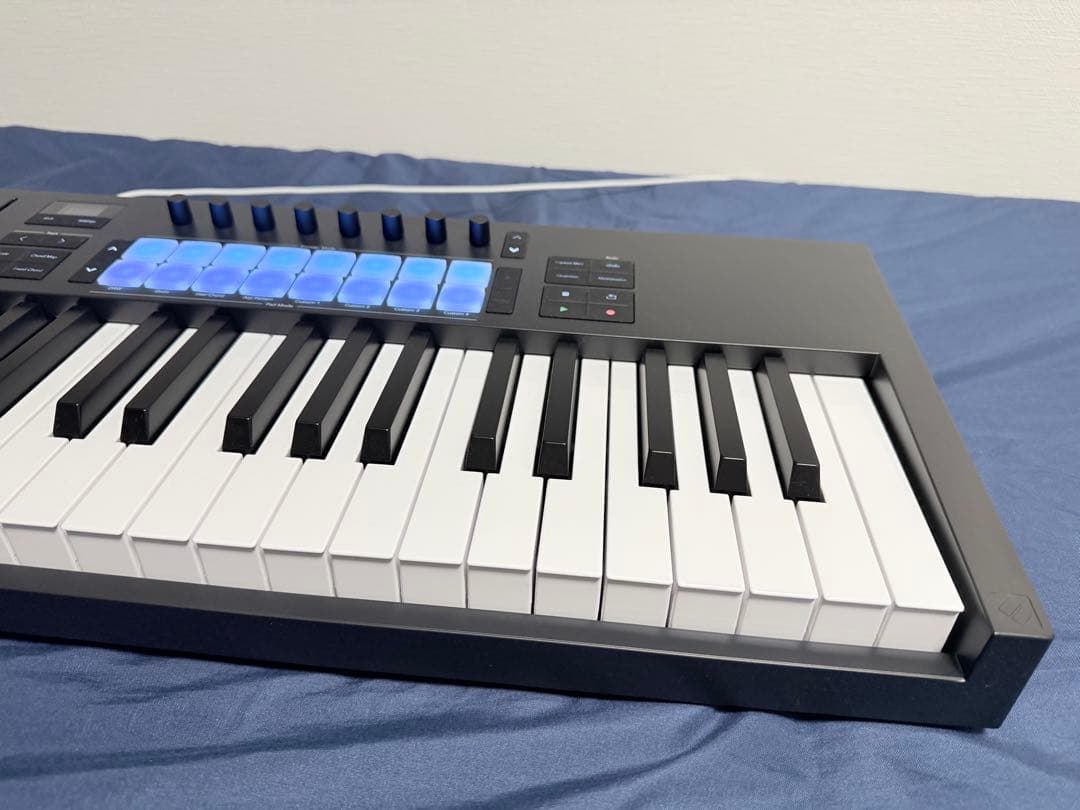 【美品】Novation Launchkey61 MK4