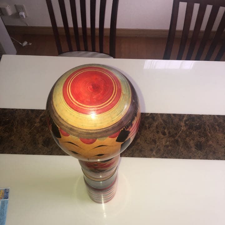 宮城県遠刈田こけし、佐藤名人の作品との事です。