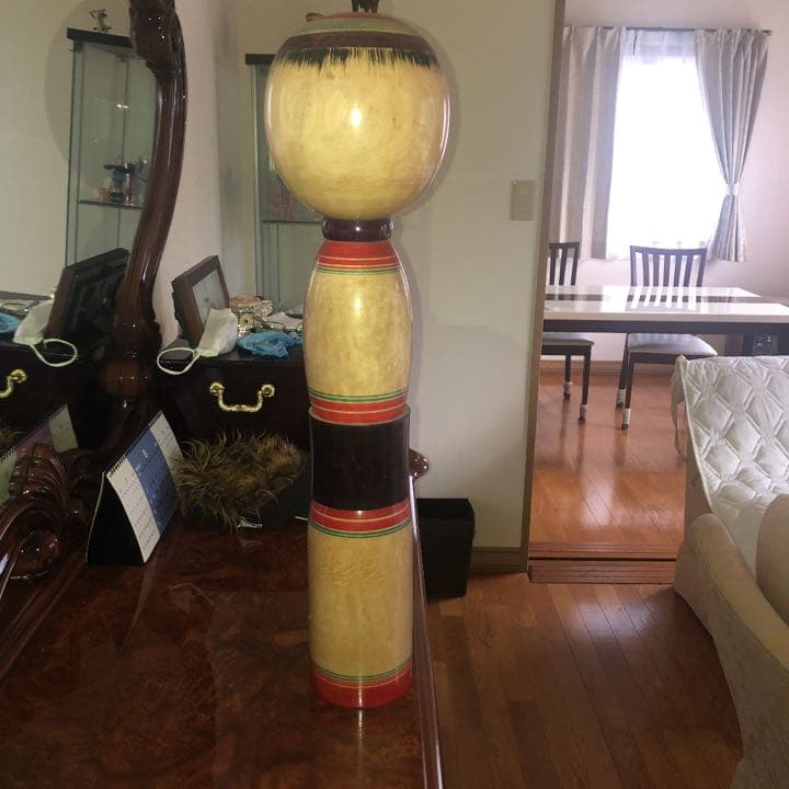 宮城県遠刈田こけし、佐藤名人の作品との事です。