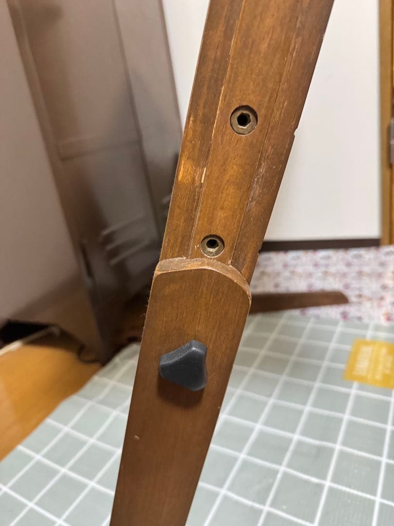 ブラウン木製折りたたみテーブル