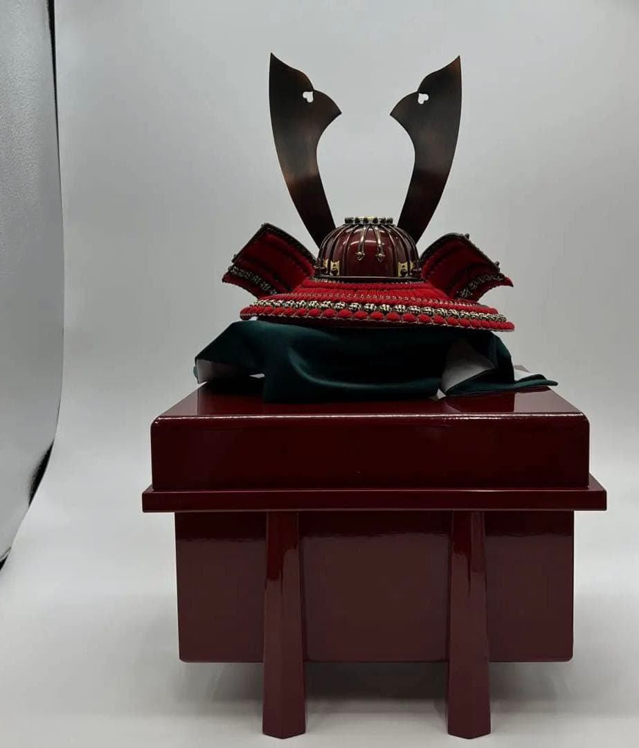 端午の節句　五月人形飾り　兜10号正絹　京極　銅鎧金