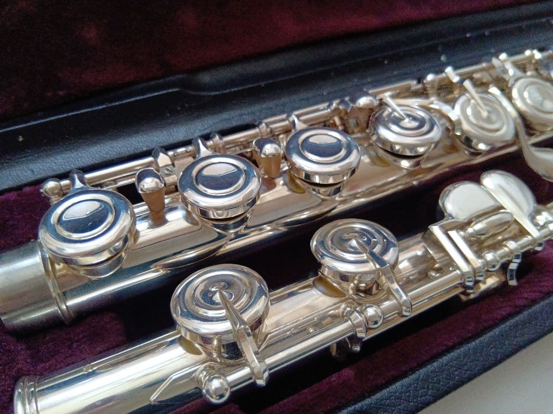 ♦美品♦現行モデル【頭部管銀製】ヤマハフルート YFL312