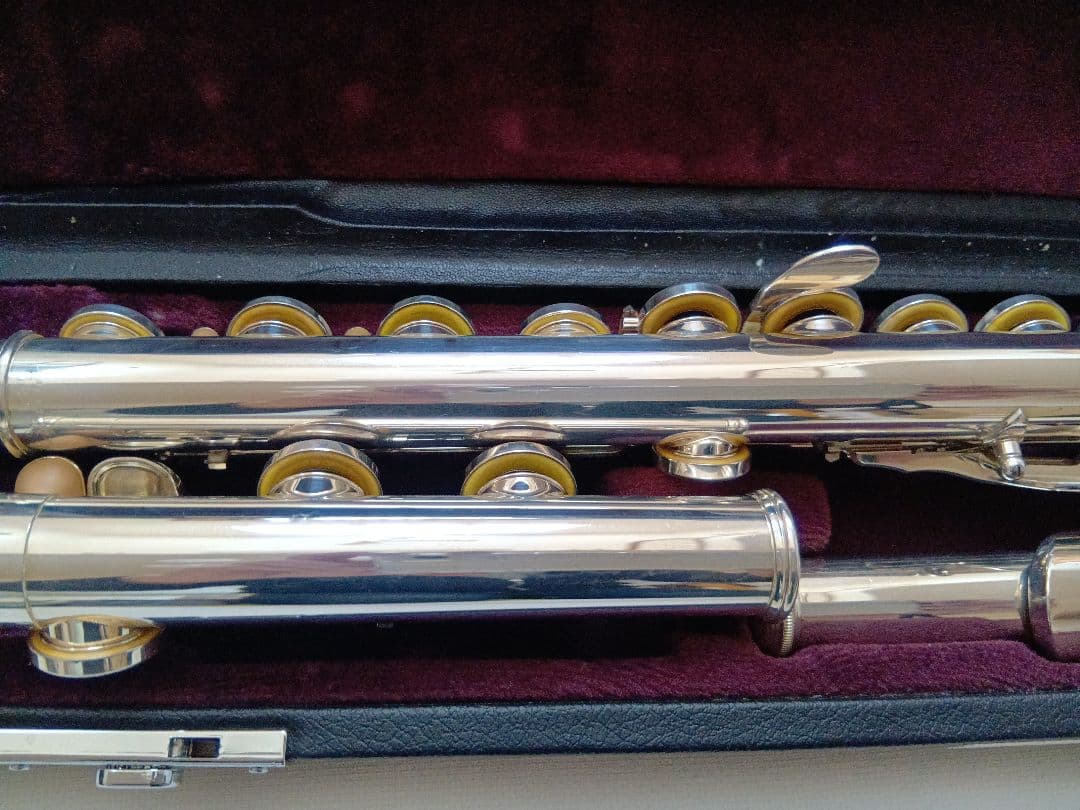 ♦美品♦現行モデル【頭部管銀製】ヤマハフルート YFL312
