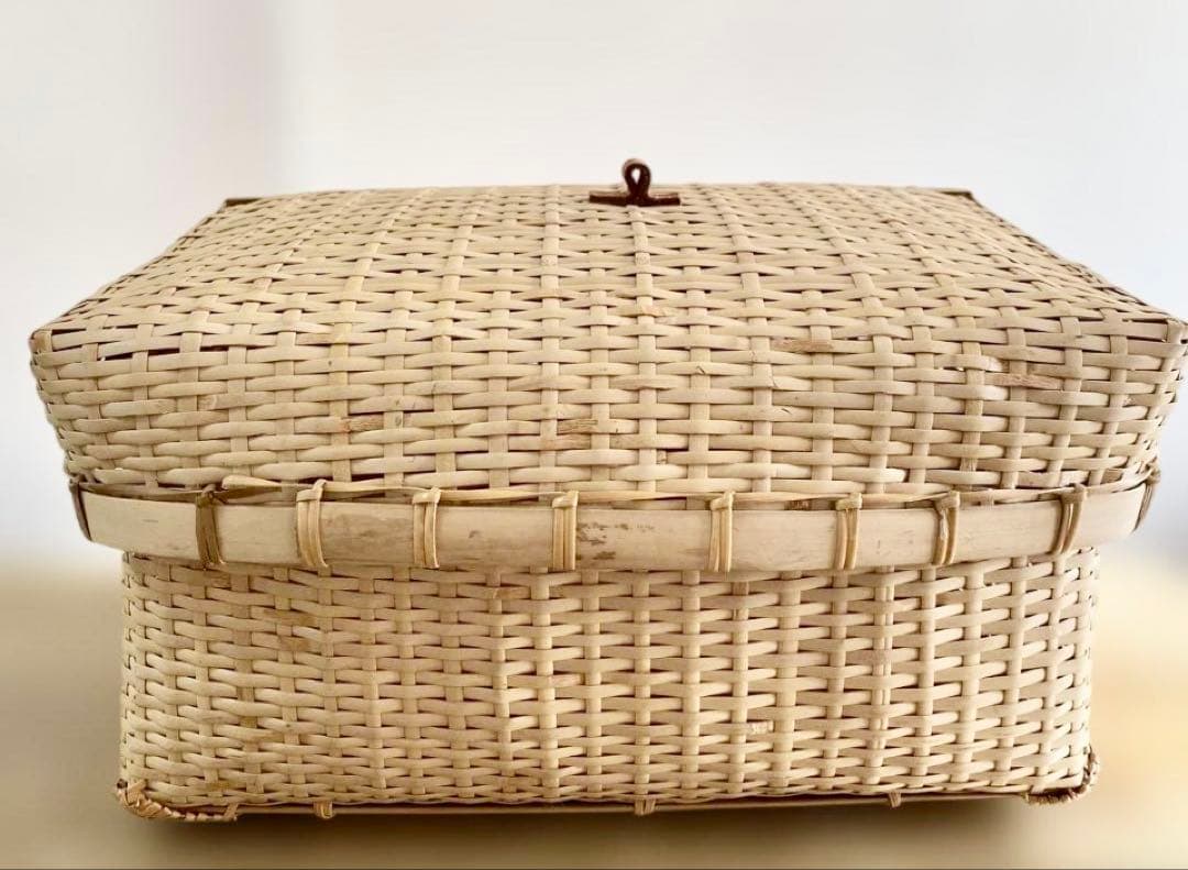 ワランワヤン　カゴ・蓋つきバスケット・竹かご・蓋つきカゴ