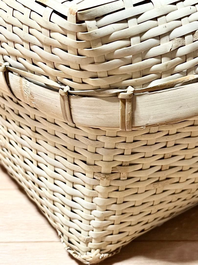 ワランワヤン　カゴ・蓋つきバスケット・竹かご・蓋つきカゴ