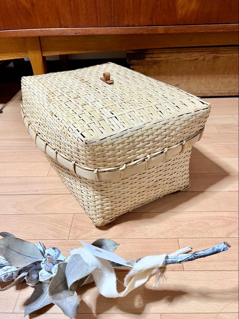 ワランワヤン　カゴ・蓋つきバスケット・竹かご・蓋つきカゴ