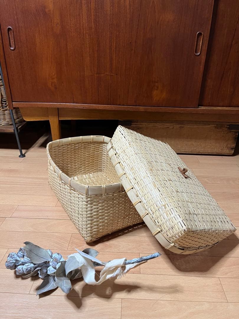 ワランワヤン　カゴ・蓋つきバスケット・竹かご・蓋つきカゴ
