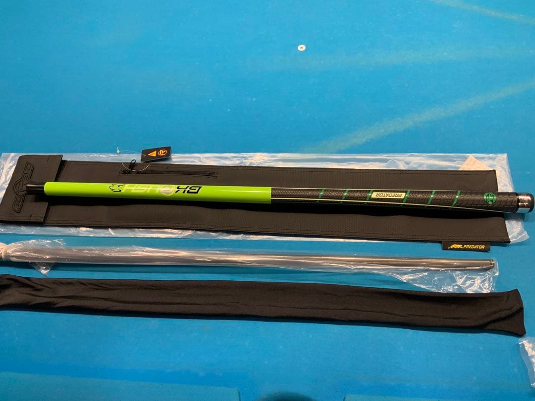 d*7様 Predator BK RUSHネオングリーン　スポーツラップ　プレデ