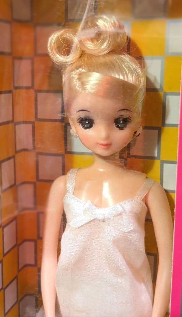 リカちゃんキャッスル　おめかしコレクションモデル　おひめさマート　プルルンちゃん