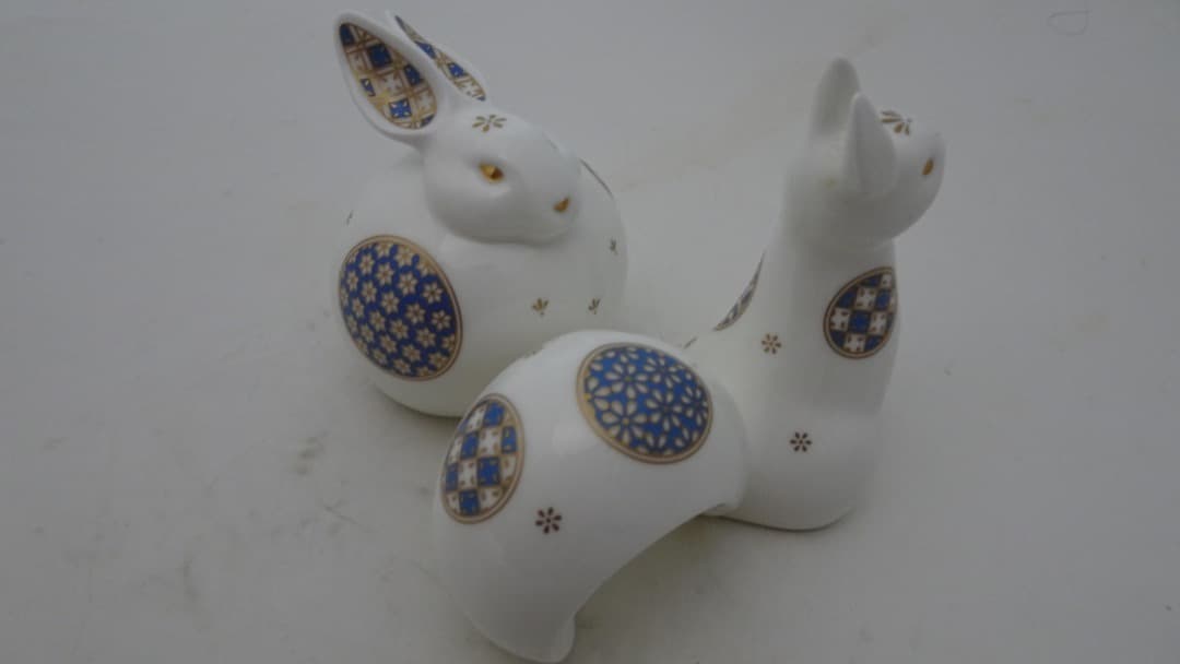 ナルミ製　陶器　うさぎとりすの置物