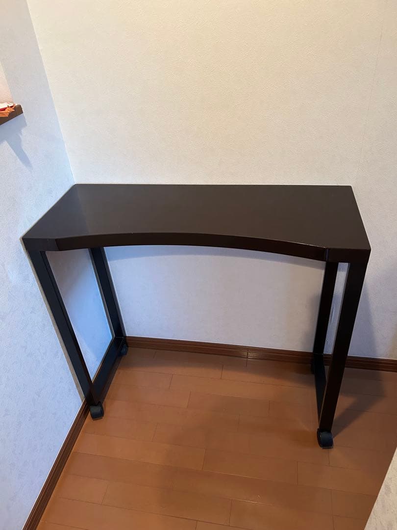 ネイルデスク　ネイルテーブル　カーブデザインデスク　キャスター付き