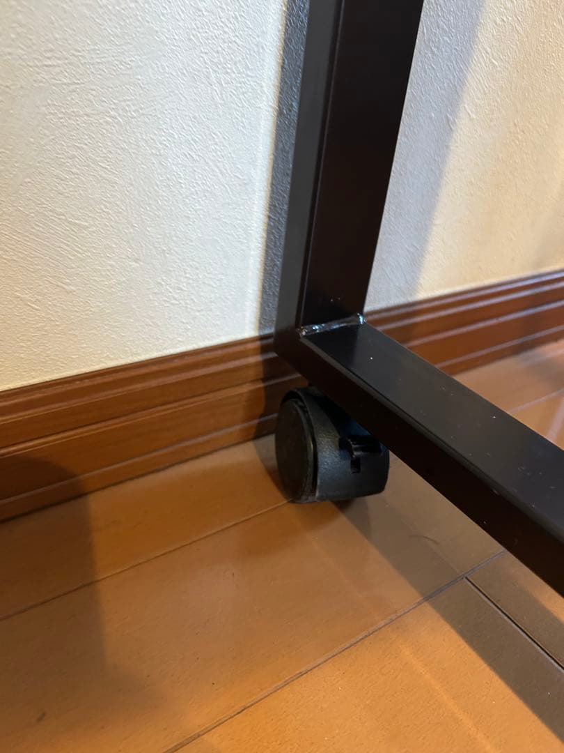 ネイルデスク　ネイルテーブル　カーブデザインデスク　キャスター付き