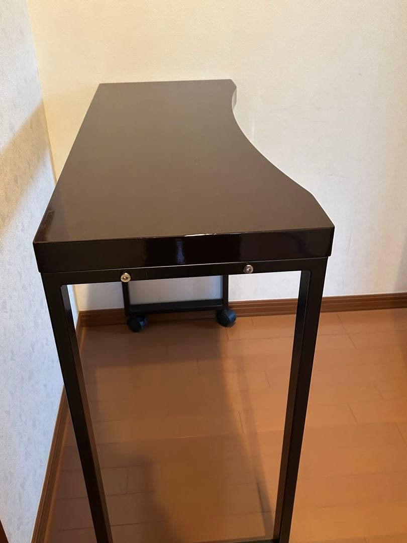 ネイルデスク　ネイルテーブル　カーブデザインデスク　キャスター付き