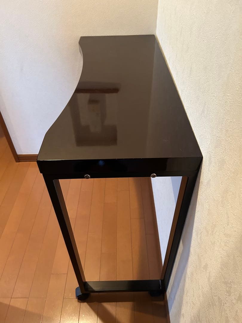 ネイルデスク　ネイルテーブル　カーブデザインデスク　キャスター付き