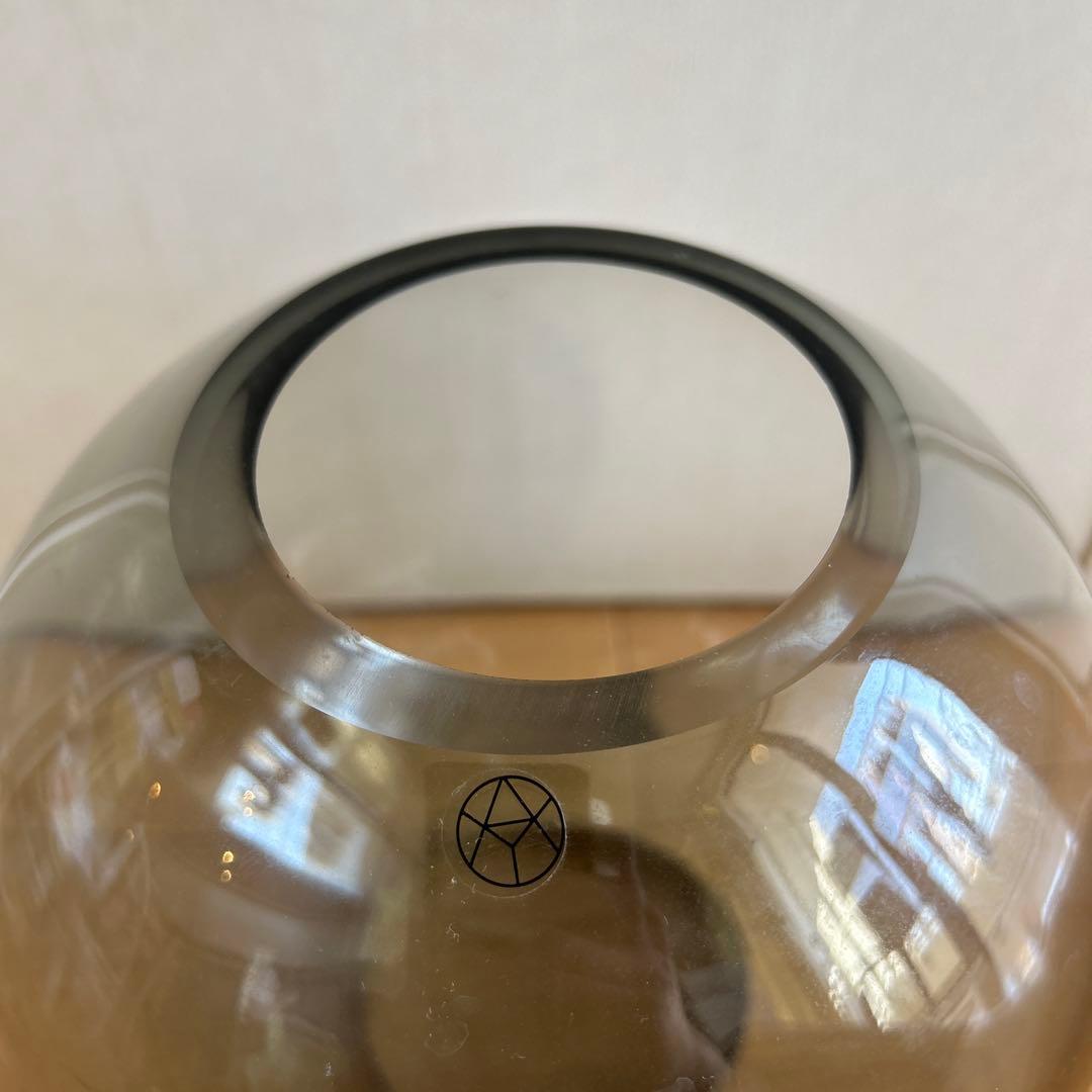 AYTM スモークグレー球形花瓶・真鍮リング付き - メルカリ