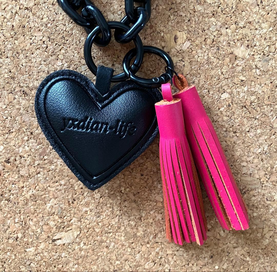 値下げしました！ピンクレザータッセル ハートチャーム バッグチャーム