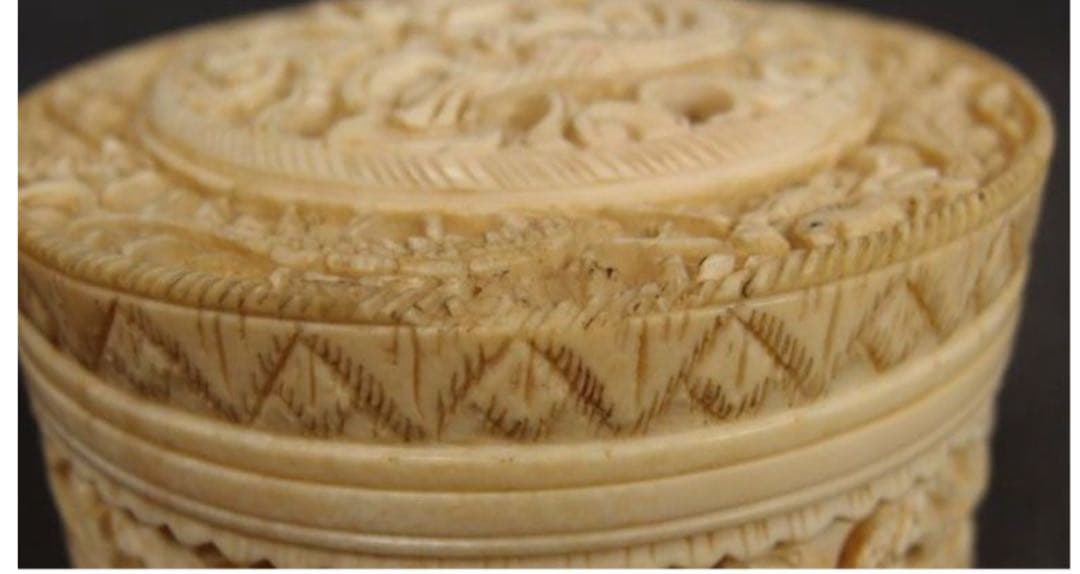 ナリトラ商品2点送料無料　清～民国　雲龍文彫刻蓋物　中国古玩