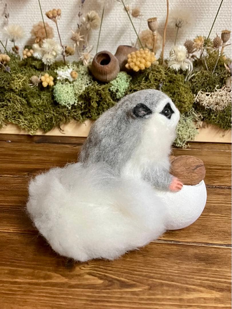 羊毛フェルト　エゾモモンガ(ベルカップ付)