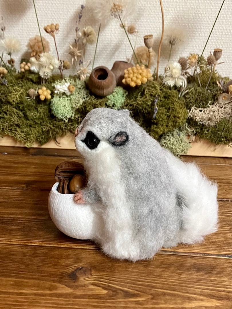 羊毛フェルト　エゾモモンガ(ベルカップ付)