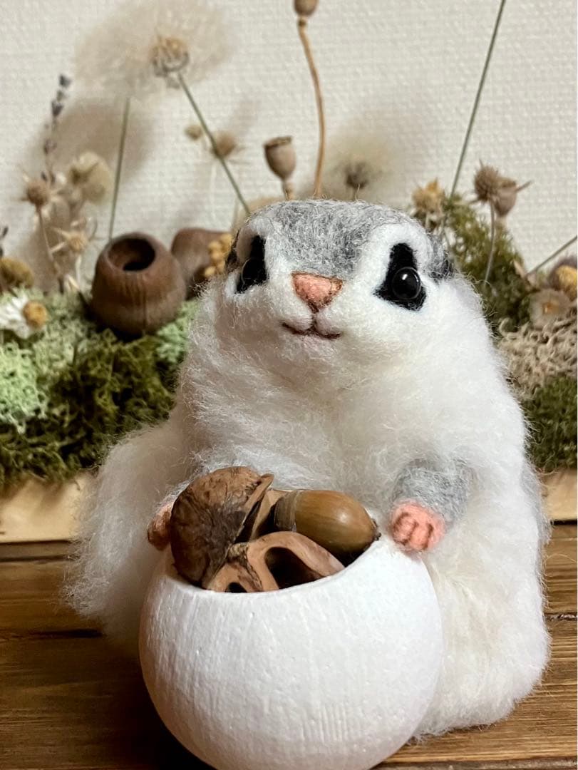 羊毛フェルト　エゾモモンガ(ベルカップ付)