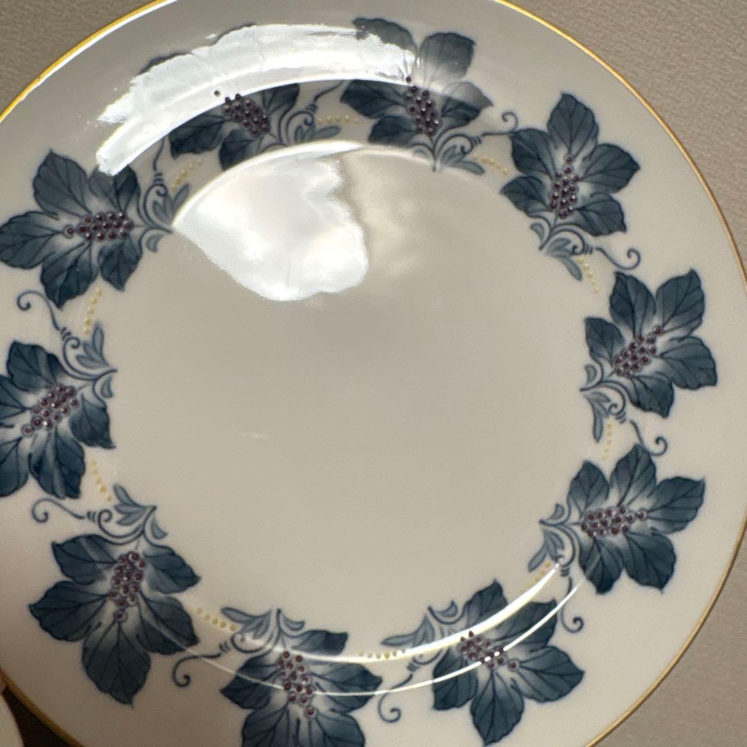 大倉陶園　金彩草花絵　呉須　手描き　ディナープレート　26cm