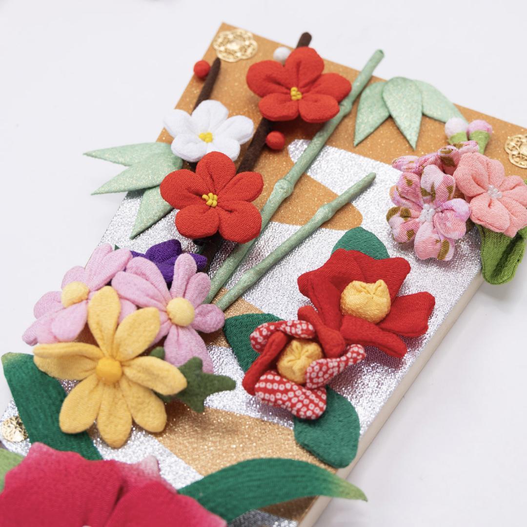 羽子板 ちりめん押し絵 / 花飾り（台付き）C