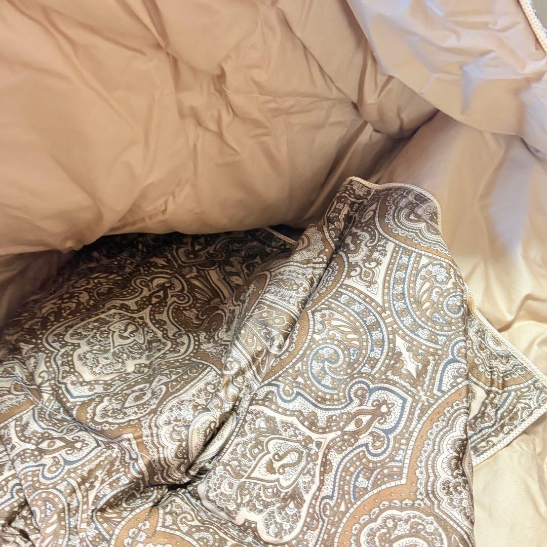 未使用タグ付き　イヴ・サンローラン　ペイズリー柄　羽毛肌掛け布団　ラルジュ