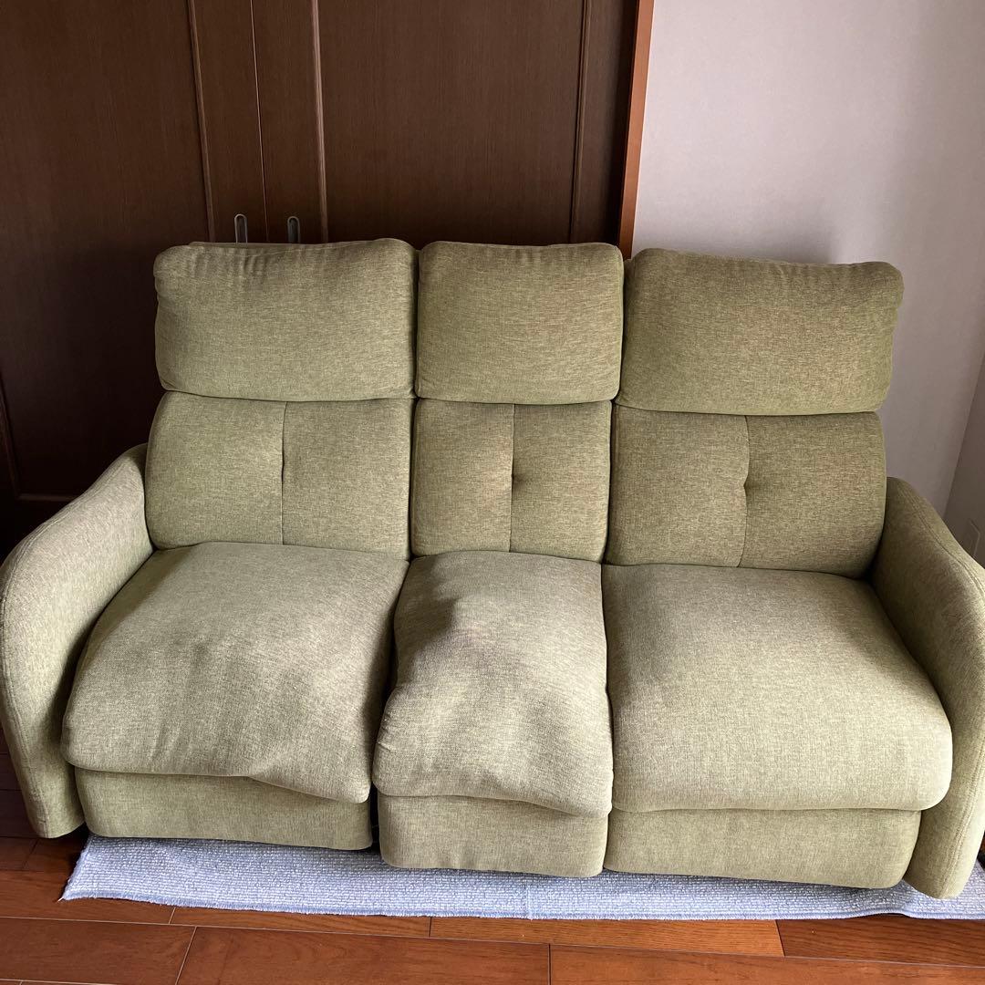 ニトリ　電動リクライニングソファ　3人掛け たのメル便で発送します