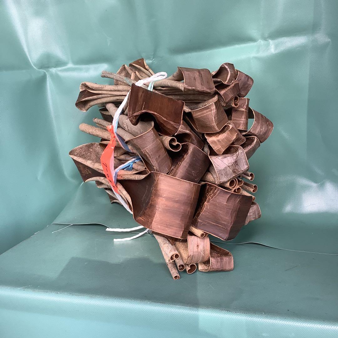 乾燥くるみ樹皮2kg 。7-088