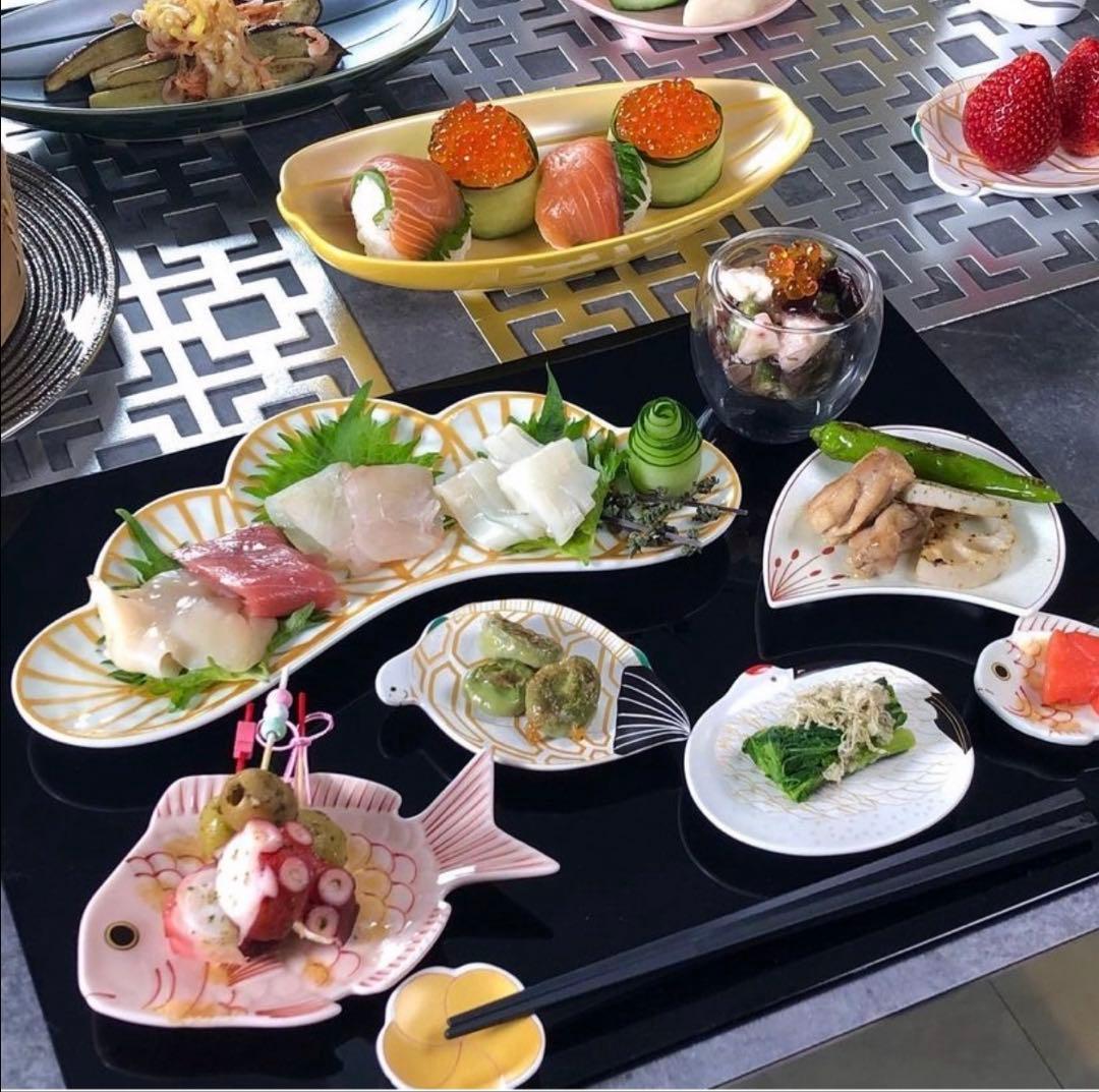 有田焼 幸楽窯 錦金叩鯛形銘々皿 紅白2点セット - メルカリ