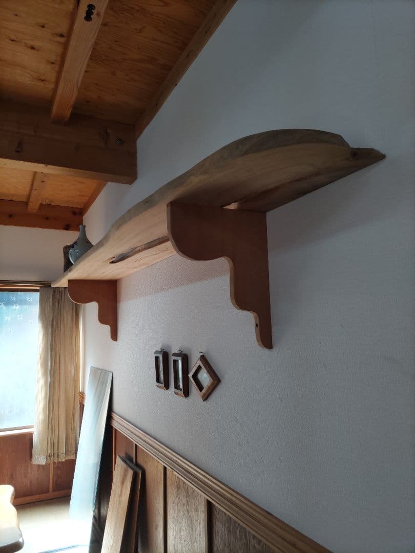 木製ラック 自然な木の棚