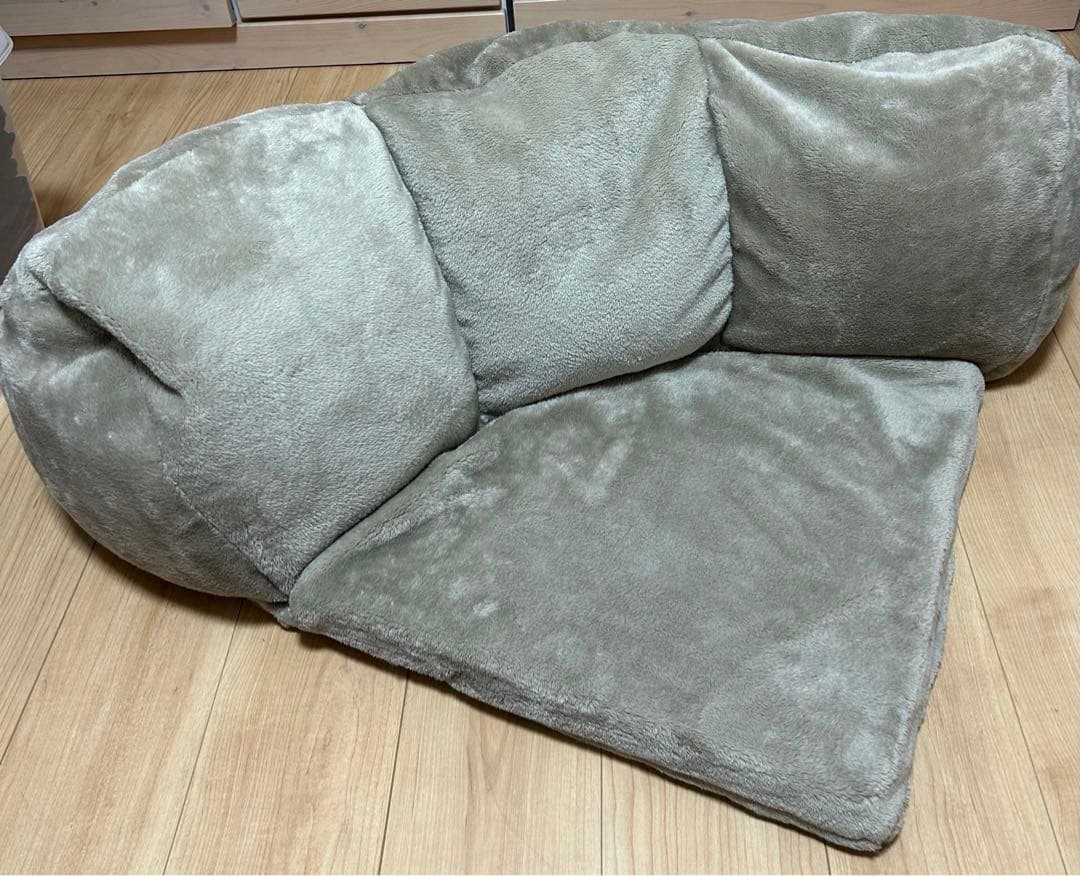 引き取り限定　ベルメゾン　巣篭もりできるクッション　ソファー　4つセット